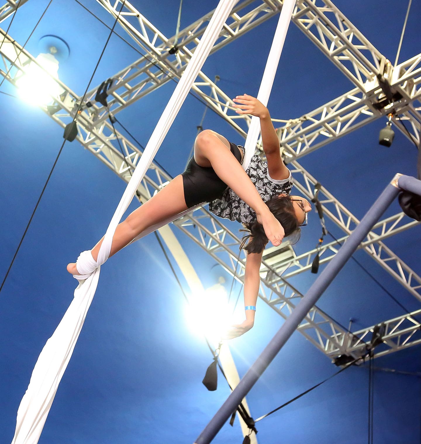Teen circus summer camp in Quebec City