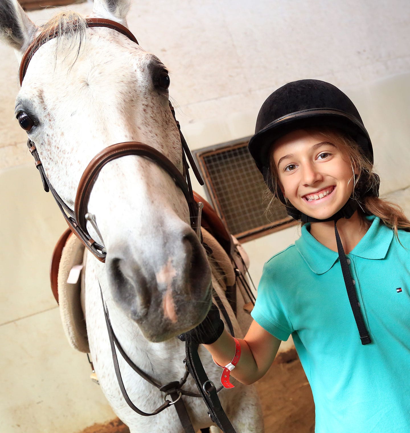 Teen horse riding summer camp in Quebec City
